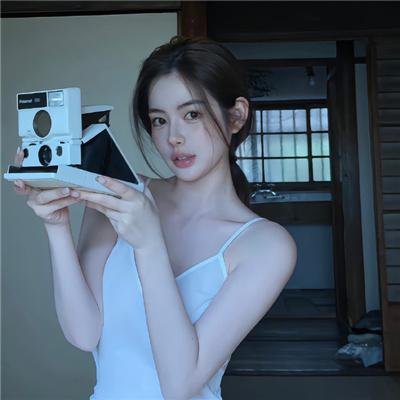 鸟姐妹的反差生活第三季封面